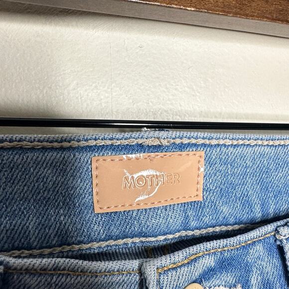 MOTHER The Insider Crop Step Fray Limited Edition Light Wash Sz 24 $248 {S10} - Picture 5 of 9